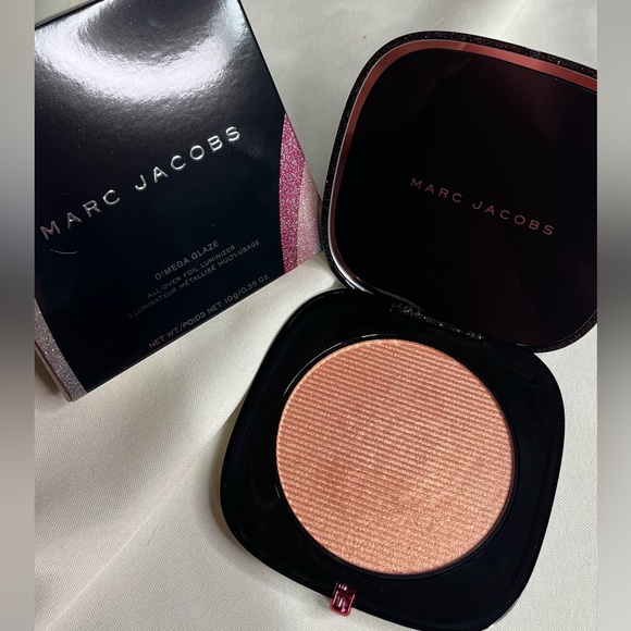 Marc Jacobs Omega Glaze Allover Foil Luminizer Highlighter - Picture 4 of 5